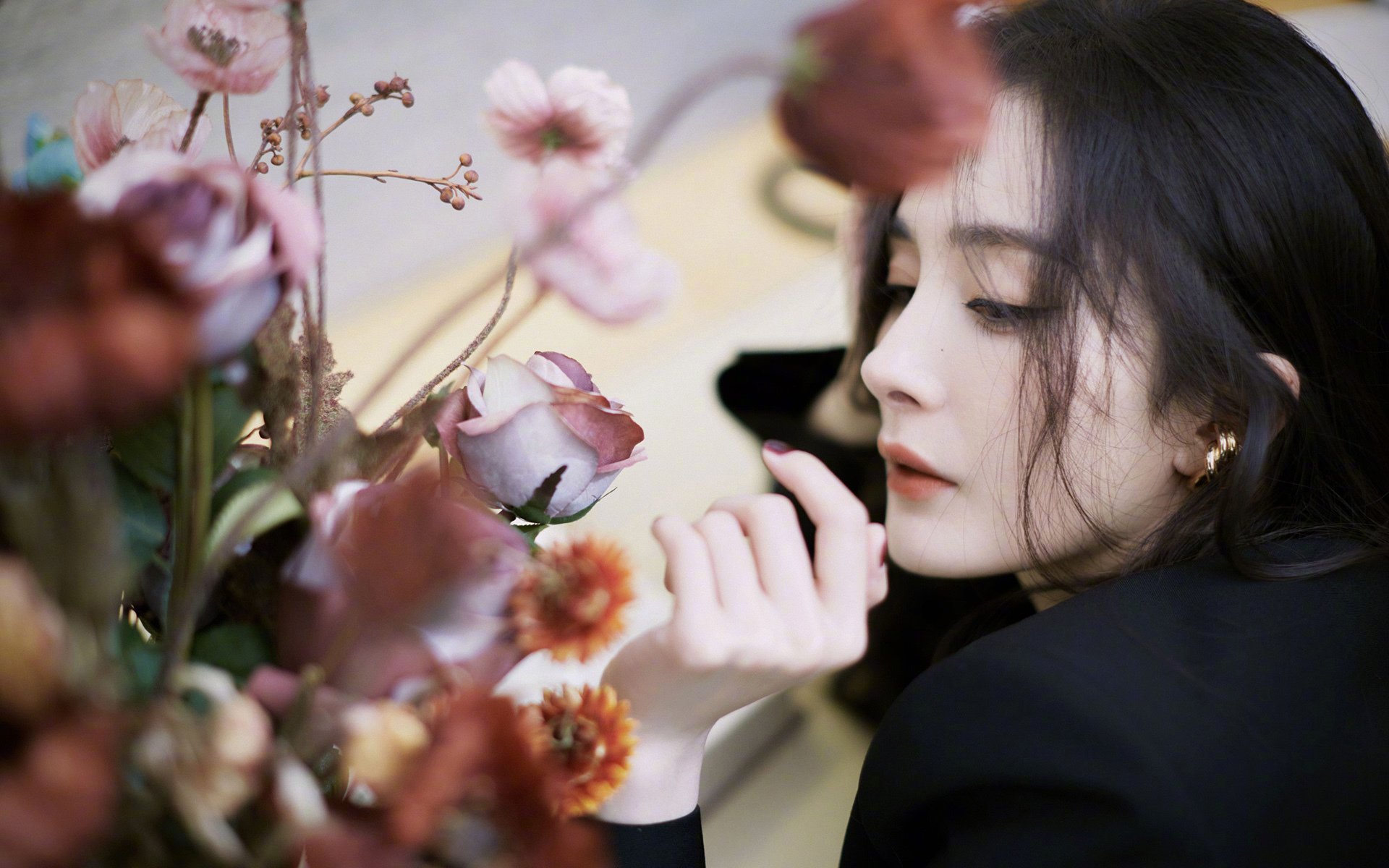 乐鱼娱乐app-“宽板滑水：水面上的舞蹈，东三叉湖马鞍山赛场上演”