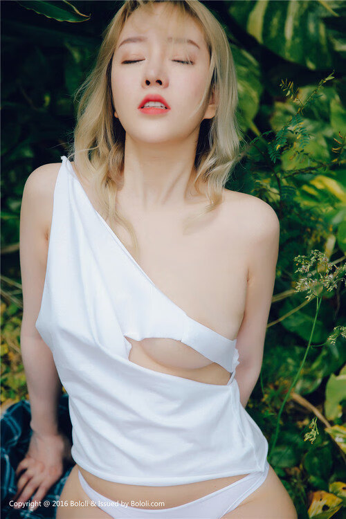 Leyu Sport下载-布莱顿中场层层推进撕裂密集防守，布莱顿主场球衣